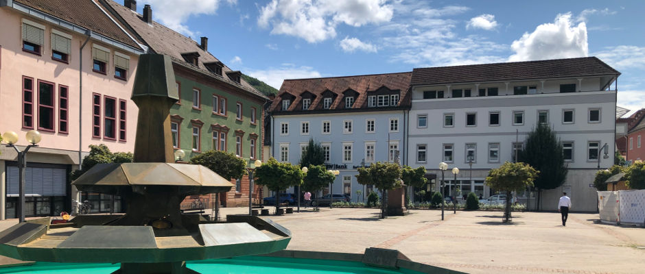 Außenansicht des HNO-Zentrums Eberbach am Marktplatz